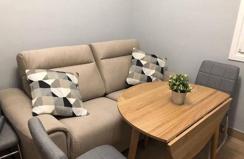 Huerta de Santa Teresa Apartment | MS4 Apartamentos Nervión para 3 personas