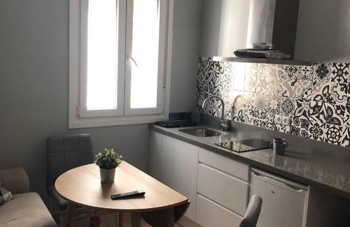 Huerta de Santa Teresa Apartment | MS4 Apartamentos Nervión para 3 personas