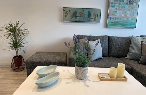 Kidlington House | Msquared Villa, Modern 3-Bedroom House, 3 Parking Spaces