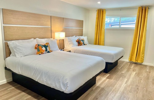 Starkville Hotel | MSU Boutique Hotel w Kitchenette, Escape Ordinary—Stay Far Out