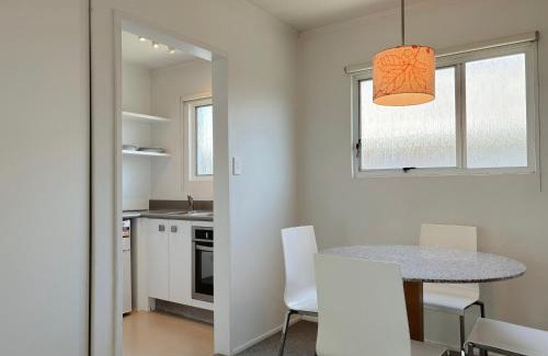 Mount Albert Hotel | Mt Albert Motor Lodge