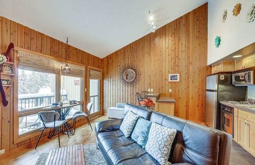 Century West Condo | Mt Bachelor Village Resort Condo: 19 Mi to Skiing!