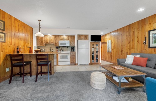 Century West Condo | Mt Bachelor Village Resort w pool and hot tub, remodeled