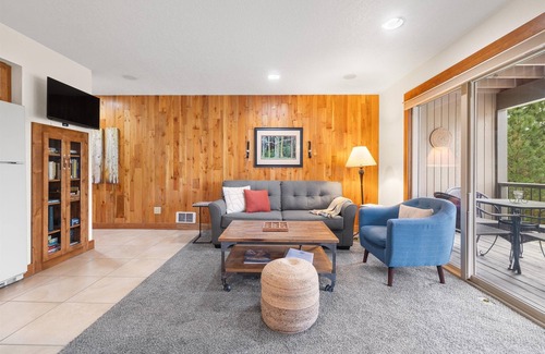 Century West Condo | Mt Bachelor Village Resort w pool and hot tub, remodeled