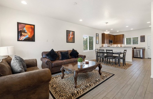 Flagstaff House | Mt Elden Tree Home