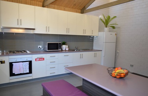 Mount Helen House | Mt Helen Accommodation - Ideal for large groups and short stays