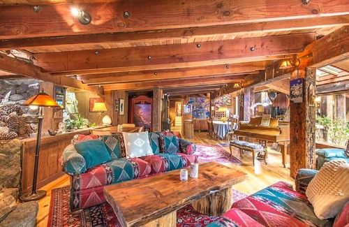 Olympic Valley Cabin | Mt. Jola by Avantstay Vintage Squaw Valley Perched Under The Tram!