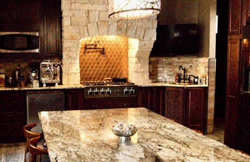 Colorado Springs Cabin | Mt Lodge near Colo Springs Just Updated! New Toilets, Smart TVs & Lauren bedding