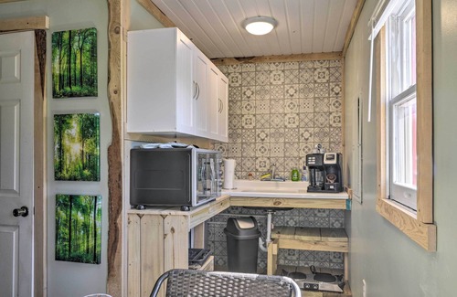 Mt Lookout Apartment | Mt Lookout Tiny House w/Backyard & Fire Pit!