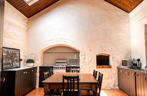 Lexton Cottage | Mt Mitchell Cottage - Romantic Holiday or Family GetAway.