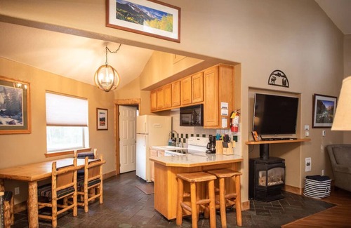 Salida Ski Chalet | Mt. Oxford Chalet at Creekside chalets