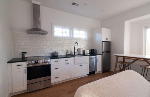 Old Village Cottage | Mt. Pleasant Retreat: Guest Cottage Near Beach & Downtown
