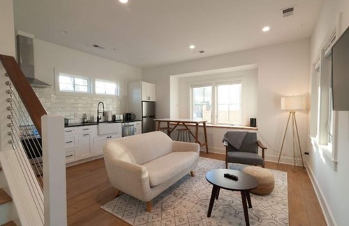 Old Village Cottage | Mt. Pleasant Retreat: Guest Cottage Near Beach & Downtown