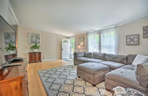 Mount Pleasant House | Mt Pleasant Retreat with Grill 10 Mi to Beach