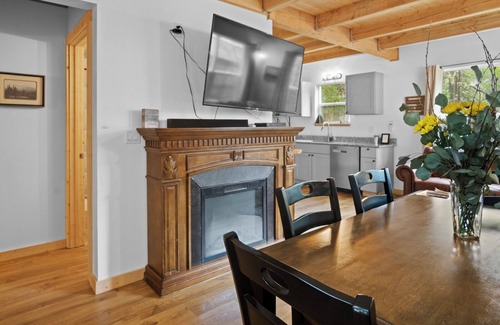 Paradise Estates House | Mt. Rainier Chalet w/Sauna-Game Table-Hot Tub-Massage Chair-EV-WiFi