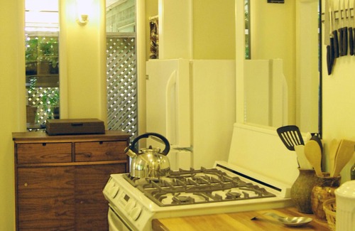 Fayetteville Apartment | Mt SEQUOYAH; Close to UofA Campus, Fayetteville SQUARE; 10 minutes to WRMC;