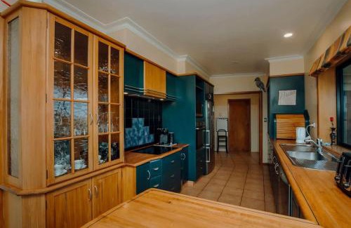 Okaiawa Apartment | Mt Taranaki Vista - rural escape with scenic views