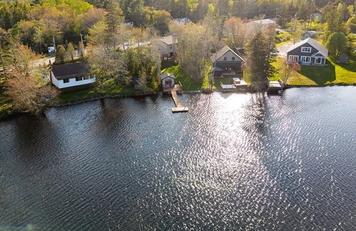 Mount Uniacke House | Mt Uniacke Lakeside Oasis with Hot Tub