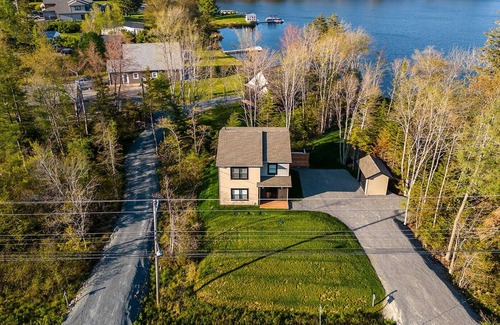 Mount Uniacke House | Mt Uniacke Lakeside Oasis with Hot Tub