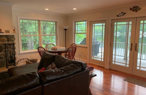 Mount Sunapee House | Mt View Lake/Mt Sunapee Ski House, 5 minutes to lifts!