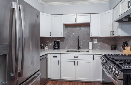 Old Town Apartment | MTM Fully Furnished Rental in Old Town - 2 beds