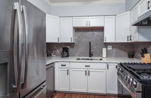 Old Town Apartment | MTM Fully Furnished Rental in Old Town - 2 Beds