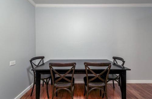 Old Town Apartment | MTM Fully Furnished Rental in Old Town - 2 Beds