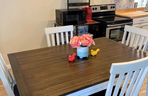 Travelers Rest Cabin | Mtn Cabin Getaway-Best Location! Patio w/firepit-amazing views! Relax & unwind!