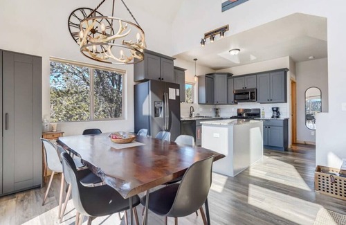 Rainbow Valley Cabin | MTN Cabin, Peaceful Getaway, Breathtaking Views!