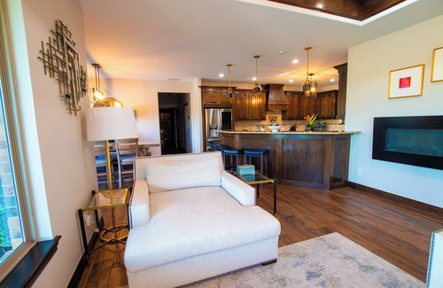 Lawton House | Mtn Escape Pool, Hot Tub, Fire Pit, Pet OK!