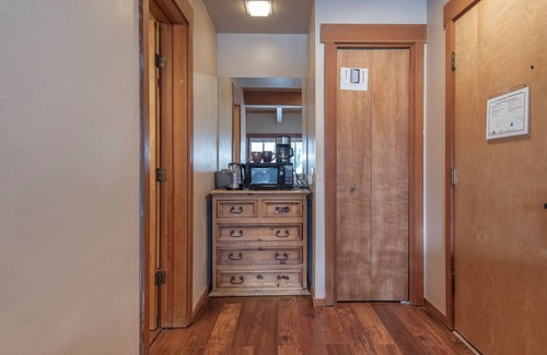 Comstock Acres Apartment | Mtn Hideaway (Rm) @ Granlibakken, near Lake & Ski