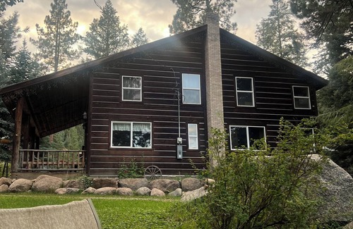 Bayfield House | Mtn home, fully furnished 3 bedrooms, 2 large bathrooms.