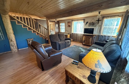 Bayfield House | Mtn home, fully furnished 3 bedrooms, 2 large bathrooms.