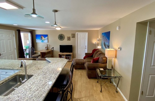 Holladay House | Mtn Quiet Ground Floor, Fast WiFi, Hot tub, Hike Trails, Bike, Vege's, BEST STAY