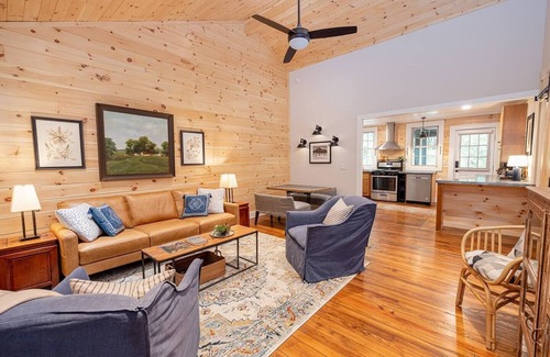 Mountain Rest Cabin | Mtn. Rest Cottage Laurel Suite