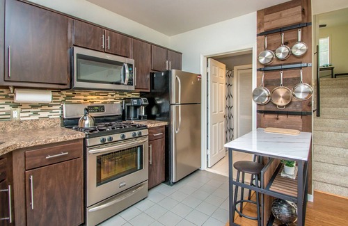 Madison House | Mtn Top Home w/Views of Mt. Washington & Speakeasy