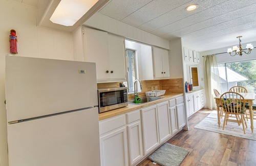 Coulterville House | Mtn-View Coulter Escape w/Rustic Tree Lookout