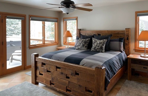 Old Town House | Mtn-view home & guest suite with 2 private hot tubs, large deck, fireplace, W/D