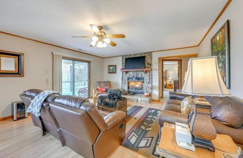 Franklin House | Mtn-View Home with Game Room in Franklin!