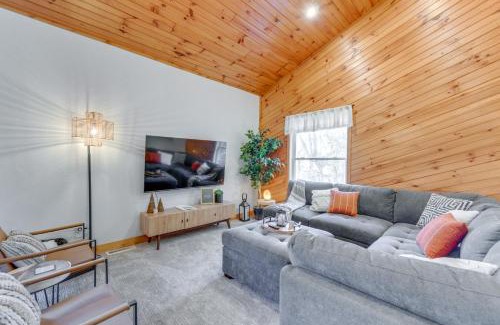 Waynesville House | Mtn-View Waynesville Home Near Trout Stocked Creek