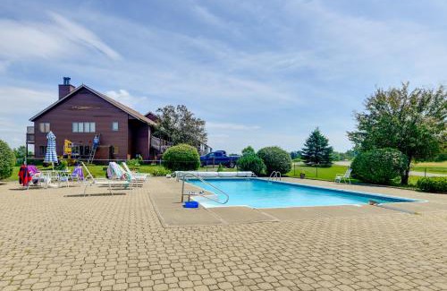 Newport Center Apartment | Mtn Views and Pool Access Lake Memphremagog Condo!