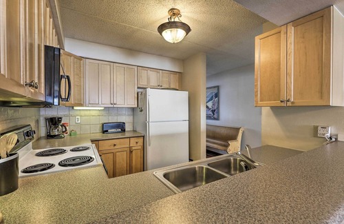 Dillon Condo | Mtn Views & Hot Tub Access: Lake Dillon Retreat