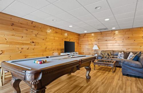 Morganton House | MTN Views Hot Tub Fire Pit Pool Table Games