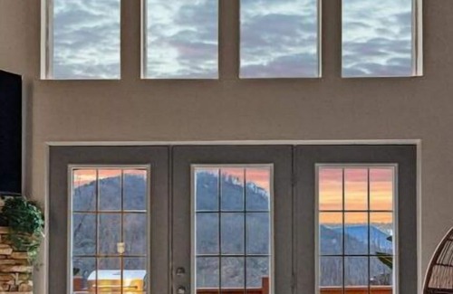 Waynesville Cabin | Mtn Views, HotTub, Sauna, Outdoor Theater, FirePit