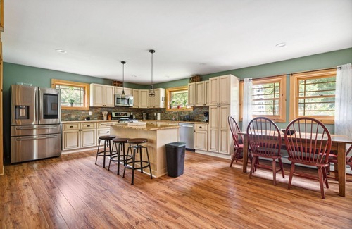 Wardsboro Ski Chalet | MtSnow/Stratton Chalet w/Hot Tub