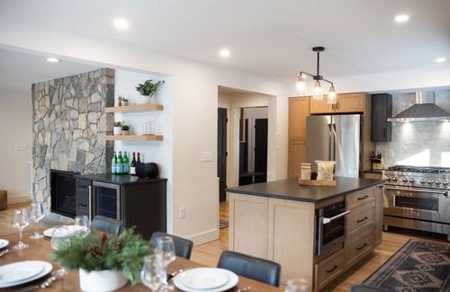 Wardsboro House | MtSnow/Stratton Ski Lodge-Hot Tub-Game Room-Pool
