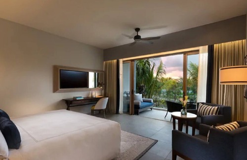 Plaine Magnien Hotel | Explore Chamarel Waterfall! 3 Contemporary Units, Swimming Pool, Free Parking!