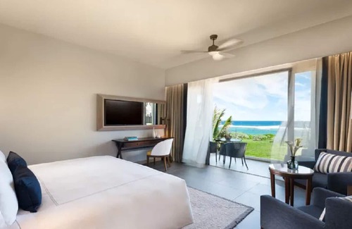 Plaine Magnien Hotel | Tropical Getaway in Mauritius! 4 Contemporary Units, Outdoor Pool, Beachfront!