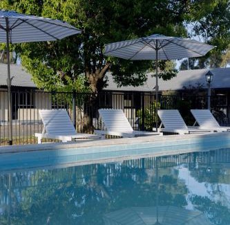 Coonabarabran Hotel | Mu S Boutique Motel "Matthew Flinders"