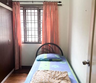 Sabak Aur Apartment | Muar Homestay [Located at Sabak Awor Seafood Court]